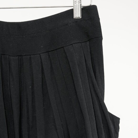 Elm Design Black Cotton-Jersey Pleated Capris - Picture 4 of 9